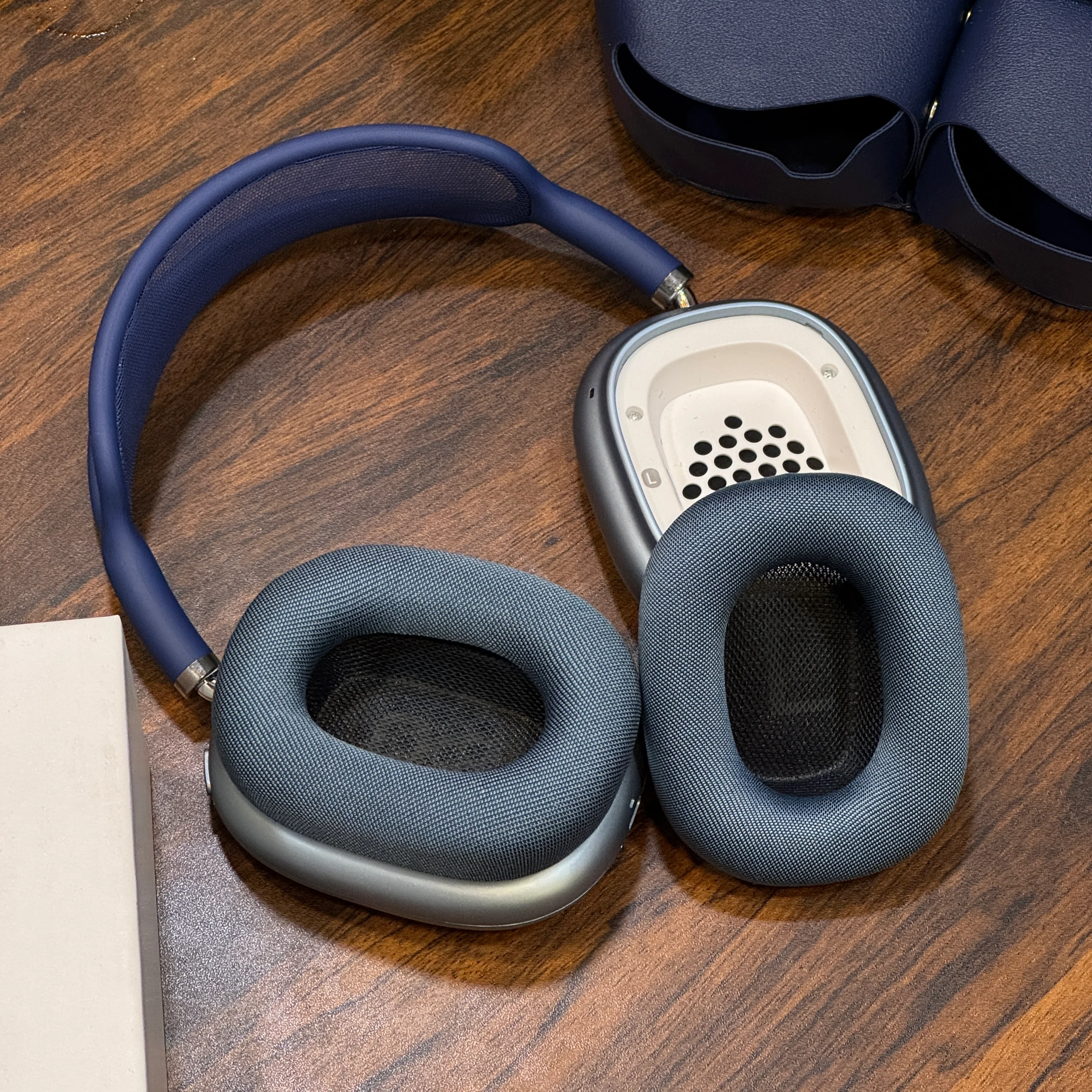 Airpods Max wireless headphone Premium Quality (Limited Stock) - Image 22